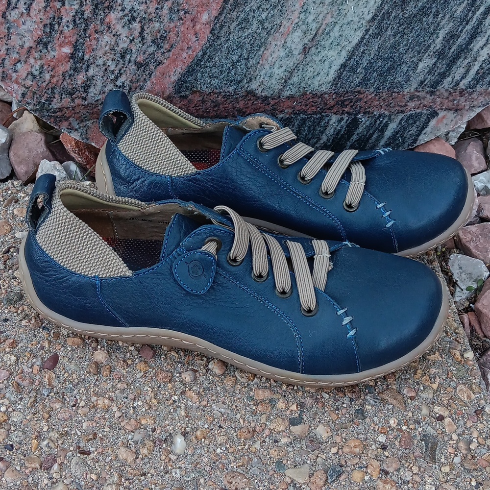 Born Althea navy blue leather slip on sneakers women's shoes sz 7.5